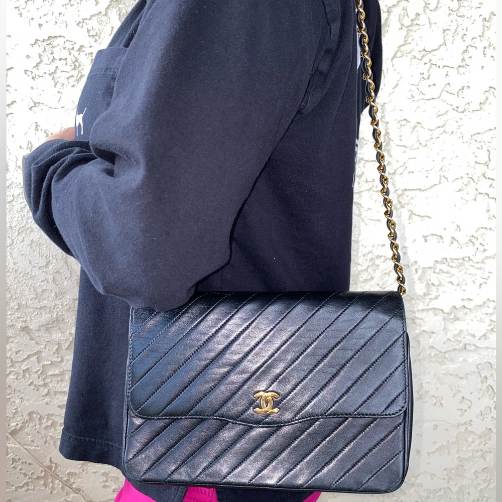 Authentic Vintage Chanel Quilted lambskin Flap Shoulder Bag